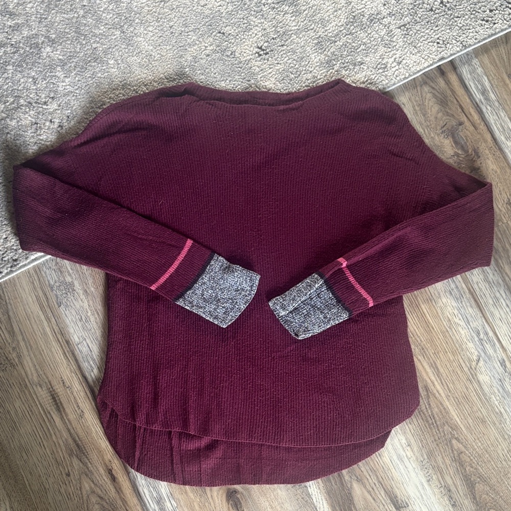 Express Burgundy Sweater with Gray and Pink Accents 🎄